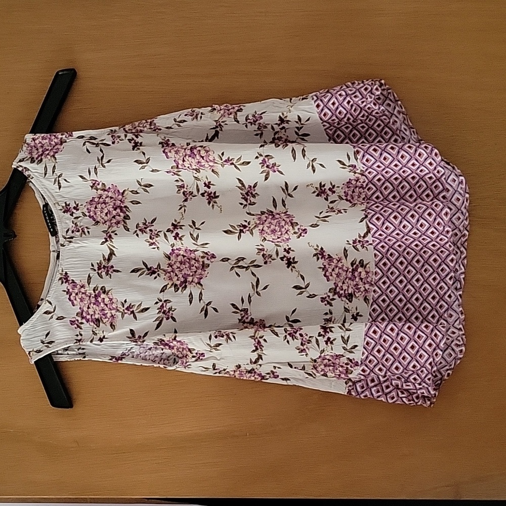 Coastal floral tank